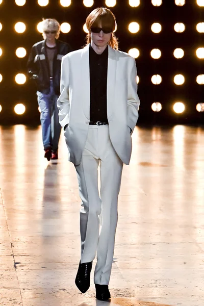 Look 5